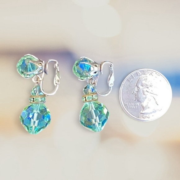 Vintage Clip on Earrings 60’s Sea Green Crystals Sliver Drop Dangle - Picture 2 of 3